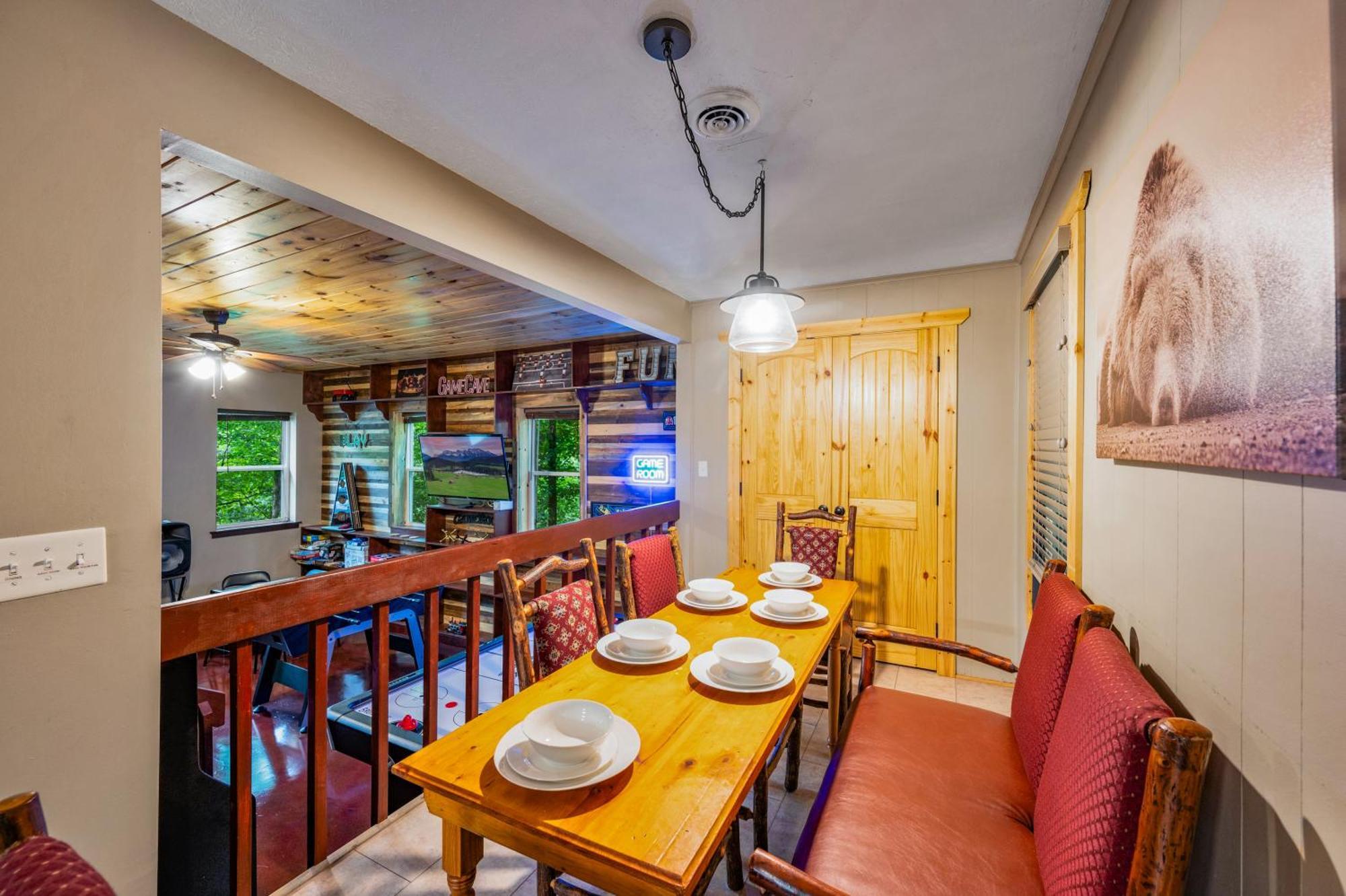 Beautiful Chalet With Fireplace And Large Game Room Gatlinburg Exterior photo